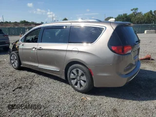 2018 Chrysler Pacifica Hybrid Limited z VIN 2C4RC1N73JR183492, wystawiony jako Copart lot #61833135 z przebiegiem 60 167 mil mil oraz Szkoda całkowita • Salvage title. Historia ofert i sprzedaży dostępna na DreamBid. Obrazek 2.