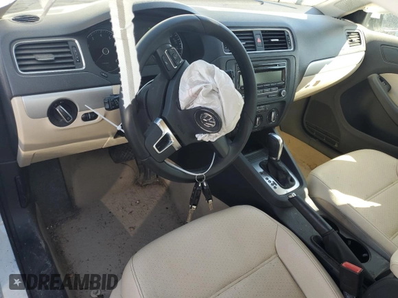 2014 Volkswagen Jetta Sedan SE w/Connectivity with VIN 3VWD07AJ2EM431586, listed as a Copart auction lot 48257215 with 75,418 mi miles and Salvage Title. Bid and sale history available at carsss.com. Image 8.