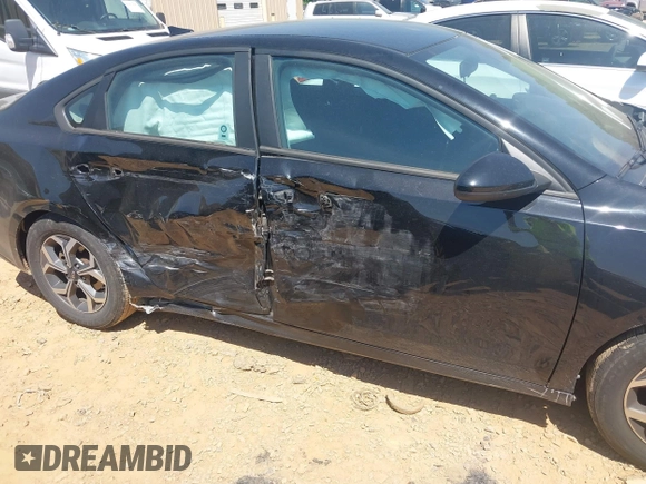 2020 Kia Forte LXS z VIN 3KPF24AD7LE226335, wystawiony jako IAAI lot #42172337 z przebiegiem 101 079 mil mil oraz . Historia ofert i sprzedaży dostępna na DreamBid. Obrazek 6.