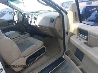 2004 Ford F-150 STX с VIN 1FTRX14W14FA10594, выставлен на аукционе IAAI как лот 42278746 с пробегом 285 096 миль миль и . История ставок и продаж доступна на DreamBid. Изображение 5.