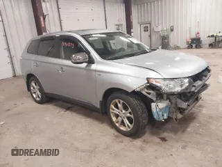 2014 Mitsubishi Outlander GT z VIN JA4JZ4AX6EZ015919, wystawiony jako IAAI lot #41811803 z przebiegiem 182 458 mil mil oraz . Historia ofert i sprzedaży dostępna na DreamBid. Obrazek 1.