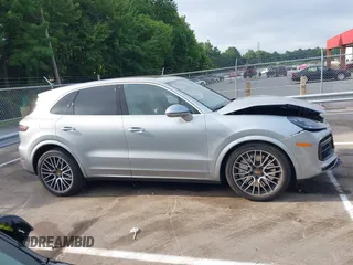 2021 Porsche Cayenne Turbo с VIN WP1AF2AY3MDA36233, выставлен на аукционе IAAI как лот 42624234 с пробегом 41 539 миль миль и . История ставок и продаж доступна на DreamBid. Изображение 13.