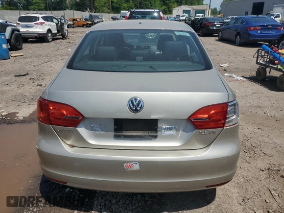 2013 Volkswagen Jetta SE z VIN 3VWDP7AJ8DM266802, wystawiony jako Copart lot #56067515 z przebiegiem 73 545 mil mil oraz Szkoda całkowita • Salvage title. Historia ofert i sprzedaży dostępna na DreamBid. Obrazek 6.