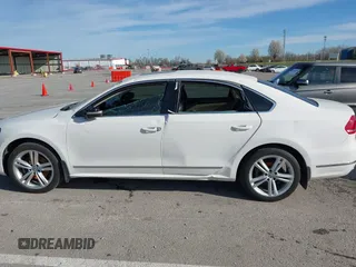 2015 Volkswagen Passat 2.0L TDI SEL Premium with VIN 1VWCV7A32FC057871, listed as a IAAI auction lot 41833501 with 151,754 mi miles. Bid and sale history available at carsss.com. Image 14.