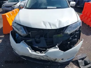 2015 Nissan Rogue SL with VIN 5N1AT2MV8FC823548, listed as a IAAI auction lot 42070704 with 125,331 mi miles. Bid and sale history available at carsss.com. Image 6.