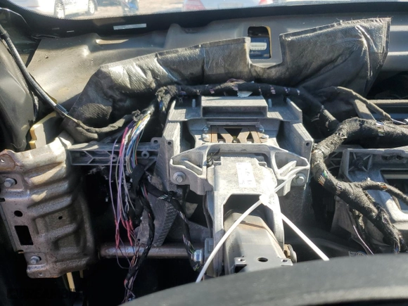 2012 Land Rover LR2 HSE with VIN SALFR2BN6CH306588, listed as a Copart auction lot 43129755 with 0 mi miles and Salvage Title. Bid and sale history available at carsss.com. Image 9.