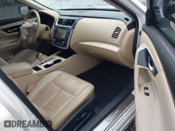 2016 Nissan Altima SV with VIN 1N4AL3AP3GC152359, listed as a IAAI auction lot 41681963 with 70,609 mi miles and . Bid and sale history available at DreamBid. Image 5.