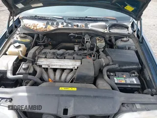 1996 Volvo S70 z VIN YV1LS5548T2285128, wystawiony jako IAAI lot #41754769 z przebiegiem 109 101 mil mil oraz . Historia ofert i sprzedaży dostępna na DreamBid. Obrazek 10.