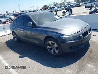 2012 BMW 3 Series 328i z VIN WBA3C1C59CA696855, wystawiony jako IAAI lot #41862167 z przebiegiem 117 177 mil mil oraz . Historia ofert i sprzedaży dostępna na DreamBid. Obrazek 1.