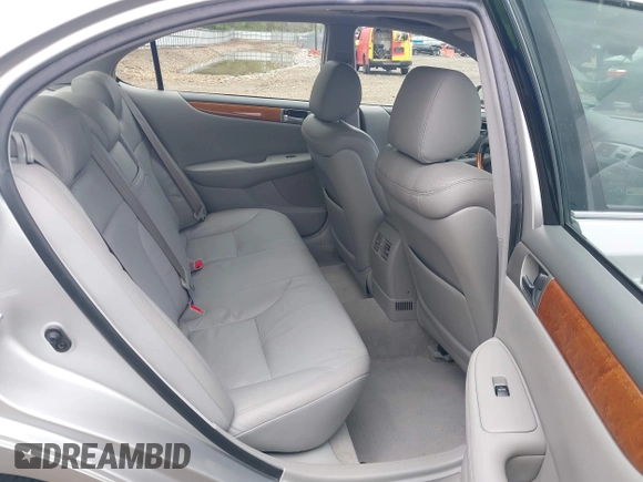 2005 Lexus ES 330 with VIN JTHBA30G855131626, listed as a IAAI auction lot 41979272 with 115,275 mi miles. Bid and sale history available at carsss.com. Image 8.