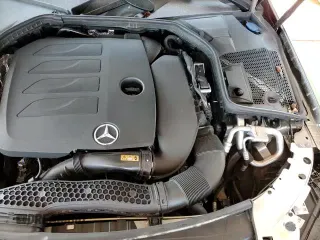 2020 Mercedes-Benz C 300 z VIN W1KWF8DB8LR565606, wystawiony jako Copart lot #81684245 z przebiegiem 20 495 mil mil oraz Czysty tytuł • Clean title. Historia ofert i sprzedaży dostępna na DreamBid. Obrazek 13.