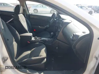 2008 Pontiac G6 with VIN 1G2ZG57B084277845, listed as a IAAI auction lot 42323820 with 215,460 mi miles and . Bid and sale history available at DreamBid. Image 5.