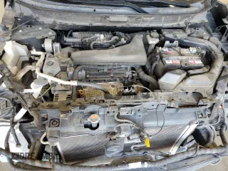 2017 Nissan Rogue SV z VIN KNMAT2MV1HP557905, wystawiony jako Copart lot #63863595 z przebiegiem 78 445 mil mil oraz Szkoda całkowita • Salvage title. Historia ofert i sprzedaży dostępna na DreamBid. Obrazek 12.