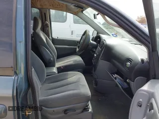 2006 Dodge Grand Caravan SXT z VIN 2D4GP44L96R744638, wystawiony jako IAAI lot #41684766 z przebiegiem 137 828 mil mil oraz . Historia ofert i sprzedaży dostępna na DreamBid. Obrazek 5.