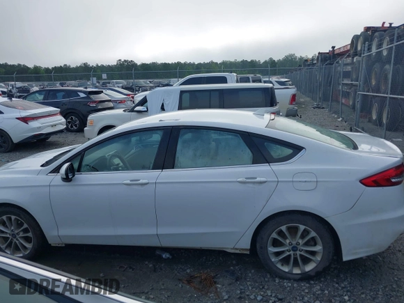 2020 Ford Fusion SE z VIN 3FA6P0HD8LR160330, wystawiony jako IAAI lot #42348552 z przebiegiem 95 610 mil mil oraz . Historia ofert i sprzedaży dostępna na DreamBid. Obrazek 14.