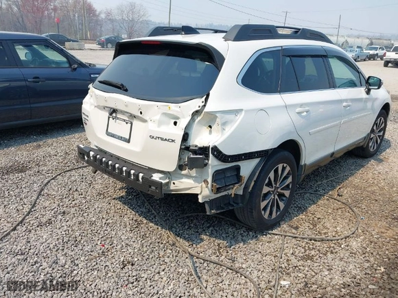 2016 Subaru Outback 2.5i Limited with VIN 4S4BSBNC6G3211922, listed as a IAAI auction lot 41847788 with 98,376 mi miles. Bid and sale history available at carsss.com. Image 4.