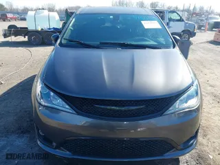 2019 Chrysler Pacifica Touring Plus with VIN 2C4RC1FG9KR583413, listed as a IAAI auction lot 41653755 with 50,589 mi miles. Bid and sale history available at carsss.com. Image 6.