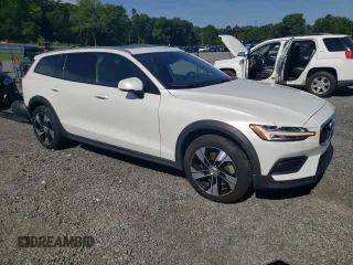 2020 Volvo V60 z VIN YV4102WK2L1040830, wystawiony jako Copart lot #60741723 z przebiegiem 55 640 mil mil oraz . Historia ofert i sprzedaży dostępna na DreamBid. Obrazek 4.