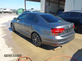 2015 Volkswagen Jetta SE с VIN 3VWD17AJ7FM414183, выставлен на аукционе IAAI как лот 41643633 с пробегом 169 145 миль миль и . История ставок и продаж доступна на DreamBid. Изображение 3.