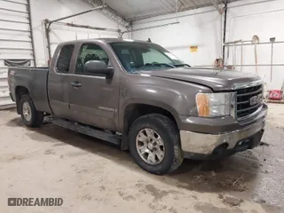 2007 GMC Sierra 1500 SLE1 with VIN 2GTEK19J671719107, listed as a IAAI auction lot 41204362 with 147,628 mi miles. Bid and sale history available at carsss.com. Image 1.