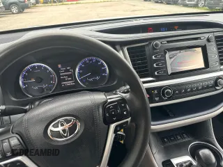 2019 Toyota Highlander LE с VIN 5TDBZRFH9KS945111, выставлен на аукционе Copart как лот 65295025 с пробегом 179 416 миль миль и Чистый • Clean title. История ставок и продаж доступна на DreamBid. Изображение 8.