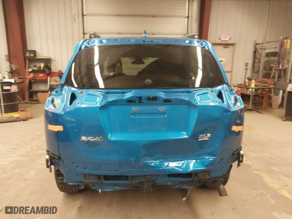 2018 Toyota RAV4 XLE with VIN JTMRFREV4JJ238654, listed as a IAAI auction lot 41215992 with 150,528 mi miles. Bid and sale history available at carsss.com. Image 17.