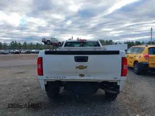 2008 Chevrolet Silverado 1500 Work Truck with VIN 1GCEK14C28Z246081, listed as a IAAI auction lot 40815734 with 137,738 mi miles. Bid and sale history available at carsss.com. Image 16.