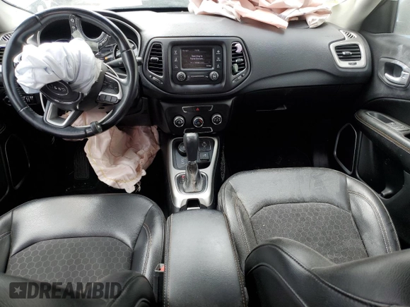 2018 Jeep Compass Latitude z VIN 3C4NJDBB5JT161280, wystawiony jako Copart lot #56758805 z przebiegiem 82 142 mil mil oraz Szkoda całkowita • Salvage title. Historia ofert i sprzedaży dostępna na DreamBid. Obrazek 8.