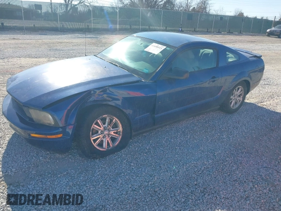 2007 Ford Mustang Deluxe with VIN 1ZVFT80N575315401, listed as a IAAI auction lot 41698515 with 157,141 mi miles. Bid and sale history available at carsss.com. Image 18.