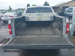 2007 Ford F-150 XLT z VIN 1FTPW12557KC34709, wystawiony jako IAAI lot #42140299 z przebiegiem 59 424 mil mil oraz . Historia ofert i sprzedaży dostępna na DreamBid. Obrazek 18.