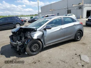 2017 Hyundai Elantra z VIN KMHD35LH2HU349507, wystawiony jako Copart lot #52989005 z przebiegiem 105 410 mil mil oraz Szkoda całkowita • Salvage title. Historia ofert i sprzedaży dostępna na DreamBid. Obrazek 1.
