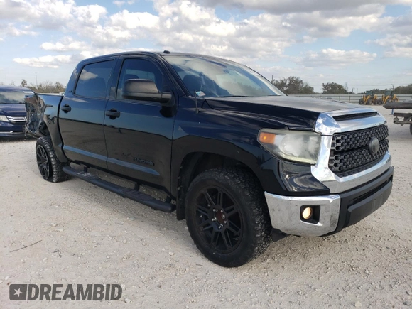 2018 Toyota Tundra 2WD SR5 with VIN 5TFEM5F11JX131082, listed as a Copart auction lot 82617924 with 105,481 mi miles and Salvage Title. Bid and sale history available at carsss.com. Image 4.