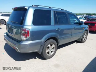 2006 Honda Pilot EX-L with VIN 5FNYF28586B037336, listed as a IAAI auction lot 42084508 with 231,544 mi miles. Bid and sale history available at carsss.com. Image 4.