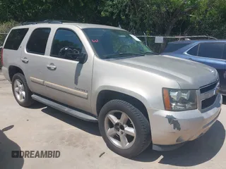 2007 Chevrolet Tahoe LT z VIN 1GNFC13017J401829, wystawiony jako IAAI lot #42255253 z przebiegiem 213 904 mil mil oraz . Historia ofert i sprzedaży dostępna na DreamBid. Obrazek 1.