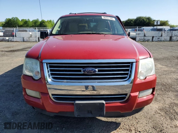 2010 Ford Explorer XLT z VIN 1FMEU7DEXAUA30671, wystawiony jako Copart lot #56351165 z przebiegiem 139 434 mil mil oraz Szkoda całkowita • Salvage title. Historia ofert i sprzedaży dostępna na DreamBid. Obrazek 5.