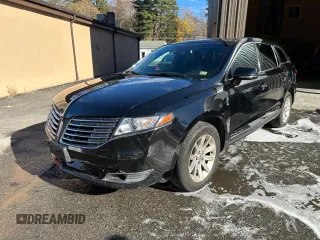 2018 Lincoln MKT with VIN 2LMHJ5NK6JBL02688, listed as a Copart auction lot 55411915 with 185,133 mi miles and Clean Title. Bid and sale history available at DreamBid. Image 2.