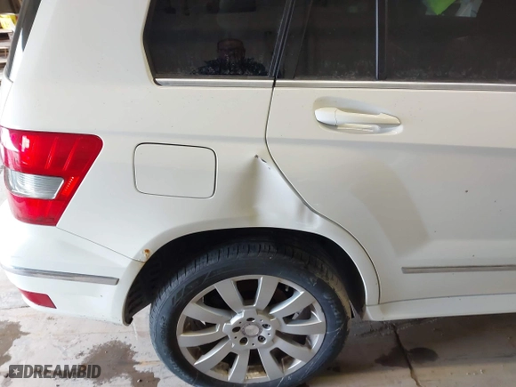 2012 Mercedes-Benz GLK-Class GLK 350 with VIN WDCGG8HB6CF867834, listed as a IAAI auction lot 41730716 with 146,044 mi miles. Bid and sale history available at carsss.com. Image 6.