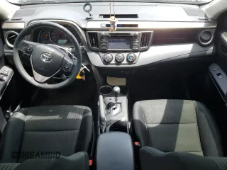 2015 Toyota RAV4 LE z VIN JTMBFREV6FD149627, wystawiony jako Copart lot #55961285 z przebiegiem 116 201 mil mil oraz Szkoda całkowita • Salvage title. Historia ofert i sprzedaży dostępna na DreamBid. Obrazek 8.