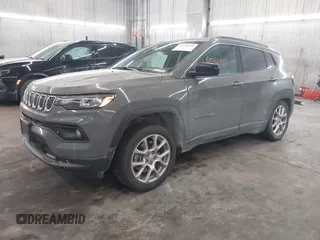 2024 Jeep Compass Latitude Lux с VIN 3C4NJDFN1RT601432, выставлен на аукционе IAAI как лот 41586810 с пробегом 17 406 миль миль и . История ставок и продаж доступна на DreamBid. Изображение 2.
