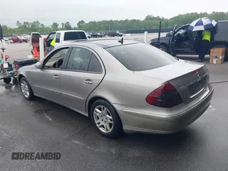 2007 Mercedes-Benz E 320 with VIN WDBUF22X17B033107, listed as a IAAI auction lot 42088387 with 299,938 mi miles and . Bid and sale history available at DreamBid. Image 3.