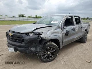 2024 Chevrolet Colorado 2WD Work Truck z VIN 1GCGSBEC7R1313626, wystawiony jako Copart lot #55701175 z przebiegiem Nie podano mil oraz Szkoda całkowita • Salvage title. Historia ofert i sprzedaży dostępna na DreamBid. Obrazek 1.