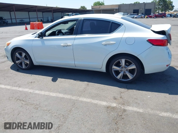 2013 Acura ILX Premium z VIN 19VDE1F54DE010709, wystawiony jako IAAI lot #42433260 z przebiegiem 243 436 mil mil oraz . Historia ofert i sprzedaży dostępna na DreamBid. Obrazek 14.