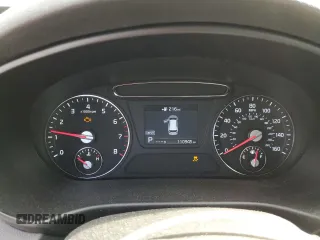 2019 Kia Sorento LX with VIN 5XYPGDA33KG525268, listed as a Copart auction lot 49307155 with 110,945 mi miles and Salvage Title. Bid and sale history available at carsss.com. Image 9.