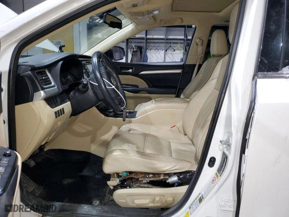 2014 Toyota Highlander XLE with VIN 5TDJKRFHXES031731, listed as a Copart auction lot 45464715 with 140,699 mi miles and Salvage Title. Bid and sale history available at carsss.com. Image 7.