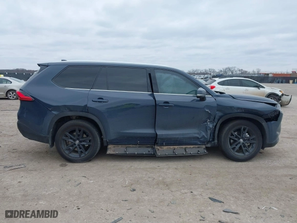 2024 Toyota Grand Highlander Hybrid XLE with VIN 5TDACAB54RS020546, listed as a IAAI auction lot 41610481 with 16,000 mi miles. Bid and sale history available at carsss.com. Image 13.