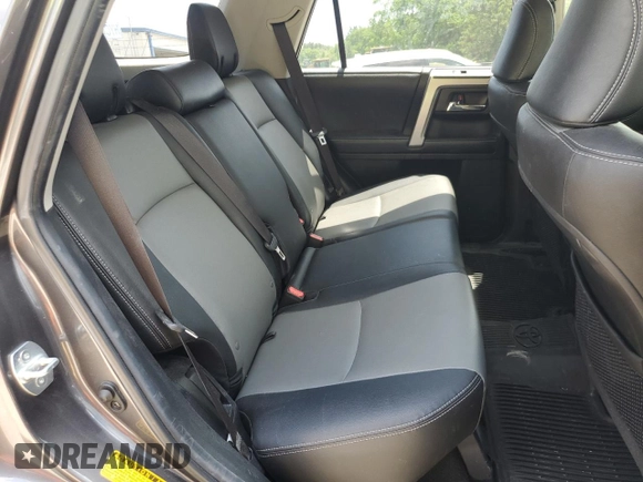 2018 Toyota 4Runner SR5 z VIN JTEBU5JR5J5594706, wystawiony jako Copart lot #62806365 z przebiegiem 103 428 mil mil oraz Szkoda całkowita • Salvage title. Historia ofert i sprzedaży dostępna na DreamBid. Obrazek 11.