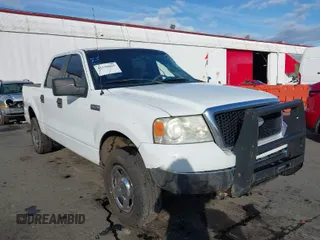 2008 Ford F-150 XLT with VIN 1FTPW14588FB26446, listed as a IAAI auction lot 41536069 with 211,248 mi miles. Bid and sale history available at carsss.com. Image 1.