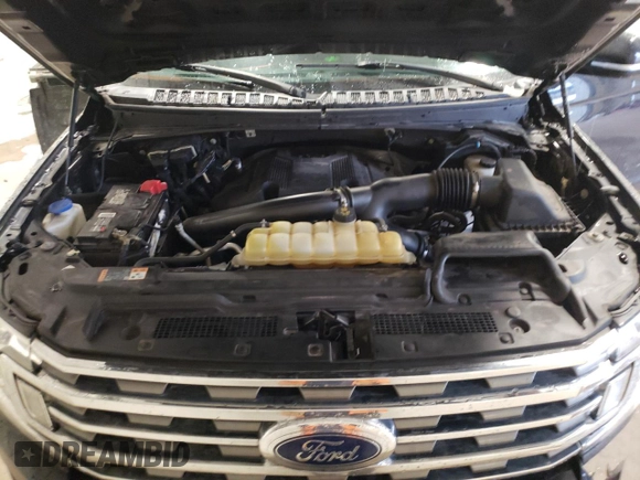 2019 Ford Expedition Max XLT с VIN 1FMJK1JT9KEA38986, выставлен на аукционе Copart как лот 47770915 с пробегом 121 358 миль миль и Списание • Salvage title. История ставок и продаж доступна на DreamBid. Изображение 12.