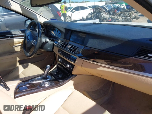 2013 BMW 5 Series 528i with VIN WBAXG5C56DDY31982, listed as a IAAI auction lot 40906428 with 248,336 mi miles and . Bid and sale history available at carsss.com. Image 5.