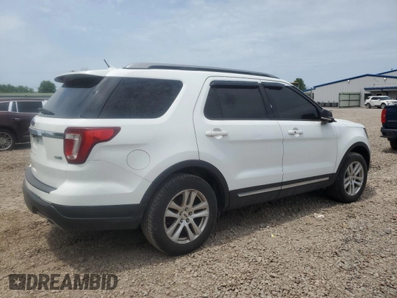 2019 Ford Explorer XLT z VIN 1FM5K8DH6KGA63592, wystawiony jako Copart lot #60821915 z przebiegiem 183 321 mil mil oraz Czysty tytuł • Clean title. Historia ofert i sprzedaży dostępna na DreamBid. Obrazek 3.